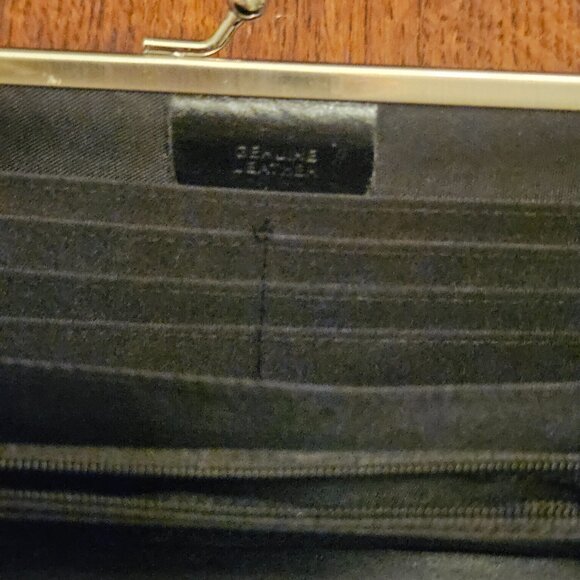 Vintage Isaac Mizrahi Black Leather Kiss-Lock Wallet. - Picture 3 of 6